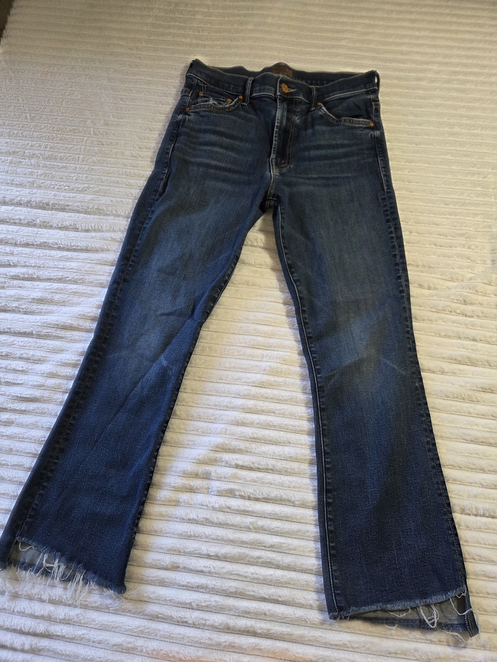 MOTHER The Insider Crop Step Fray Jeans Size 28 Dark Wash Raw Hem - Picture 2 of 11